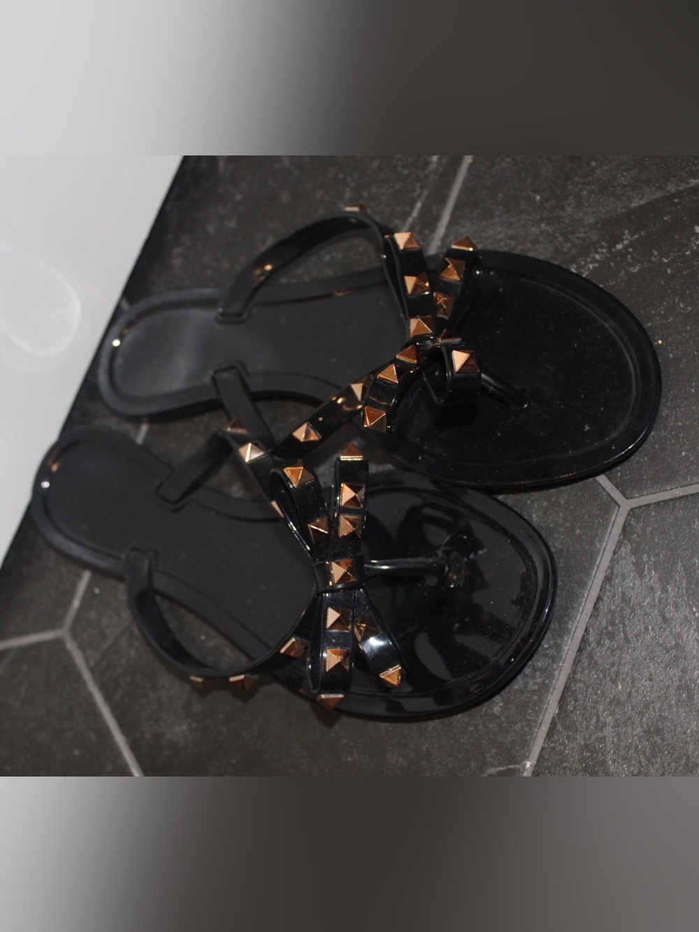 Black Studded Bow Jelly Flip Flop Thong Sandals Studs - Size 39 US 7-8.5 - Picture 3 of 7